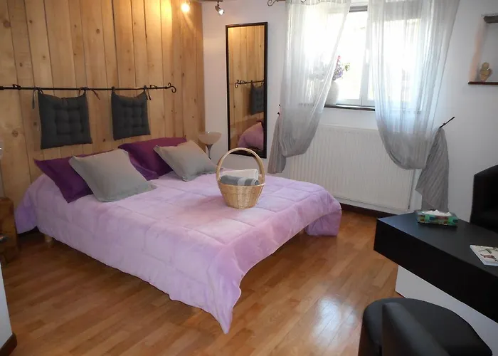 Alojamento de Acomodação e Pequeno-almoço La Charmaie 3*